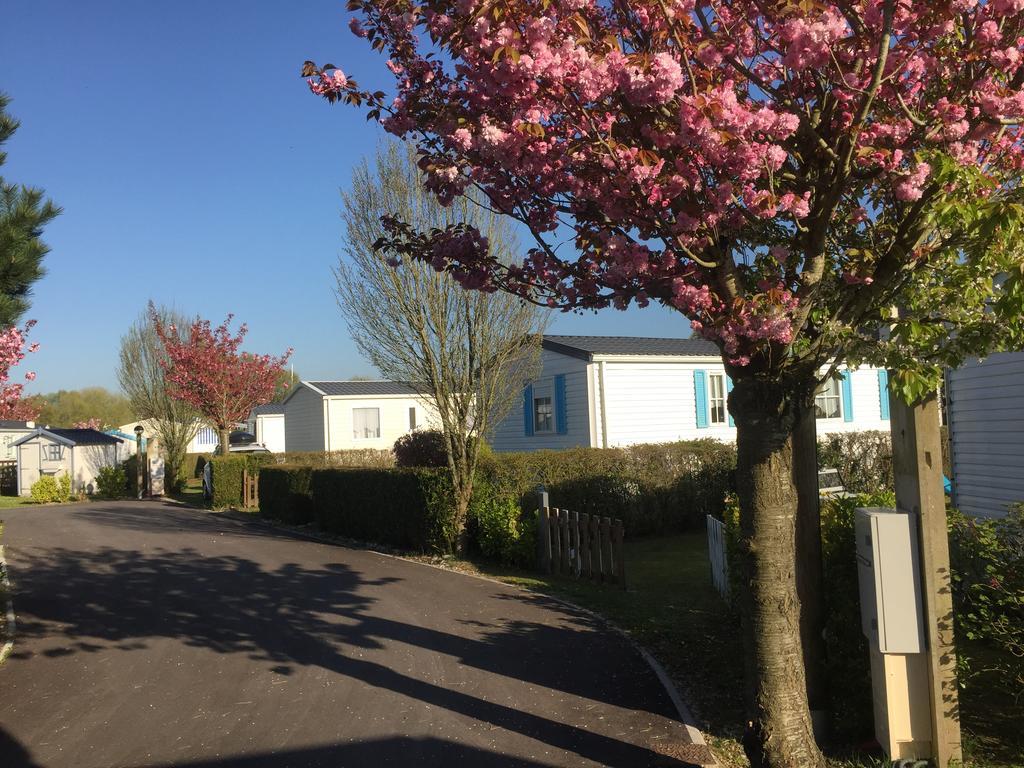 Camping Caravaning Les Cerisiers Berck Sur Mer Verton ภายนอก รูปภาพ